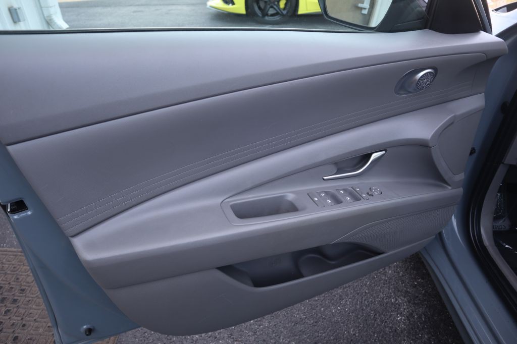 2023 Hyundai Elantra Image 49