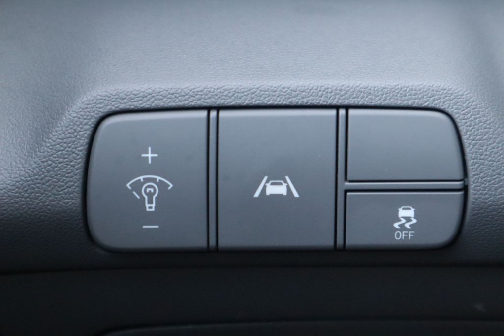 2023 Hyundai Elantra Image 51