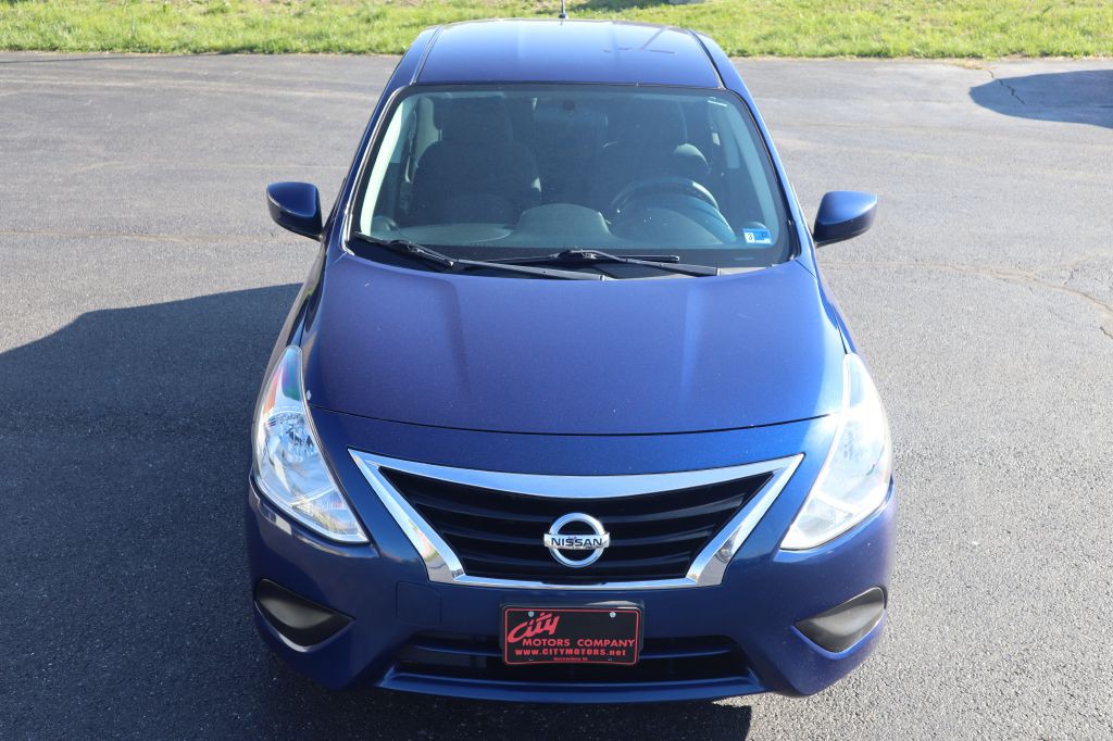 2019 Nissan Versa Image 2
