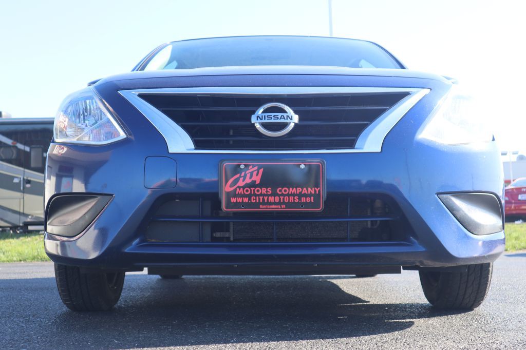 2019 Nissan Versa Image 3
