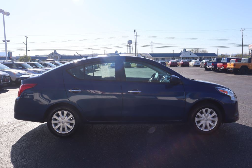 2019 Nissan Versa Image 4