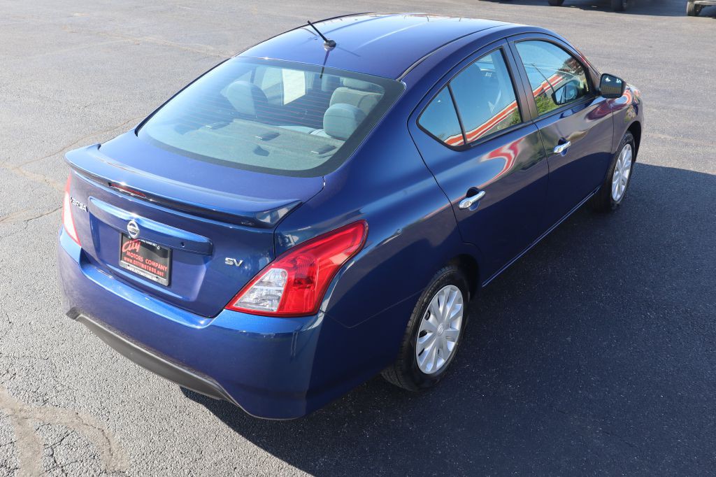 2019 Nissan Versa Image 10