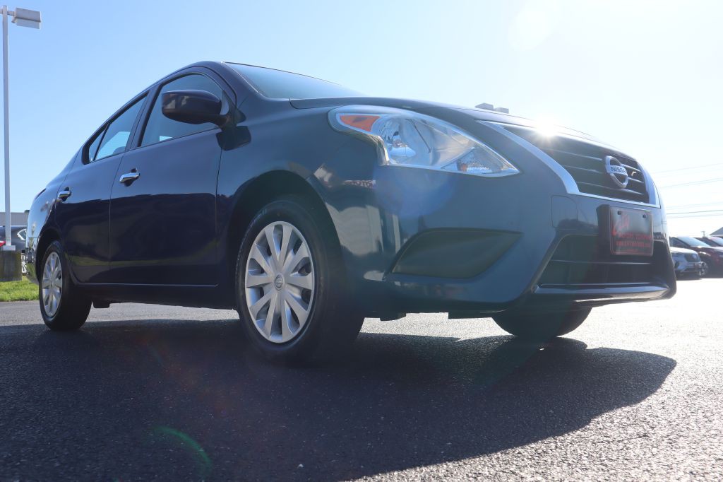 2019 Nissan Versa Image 13