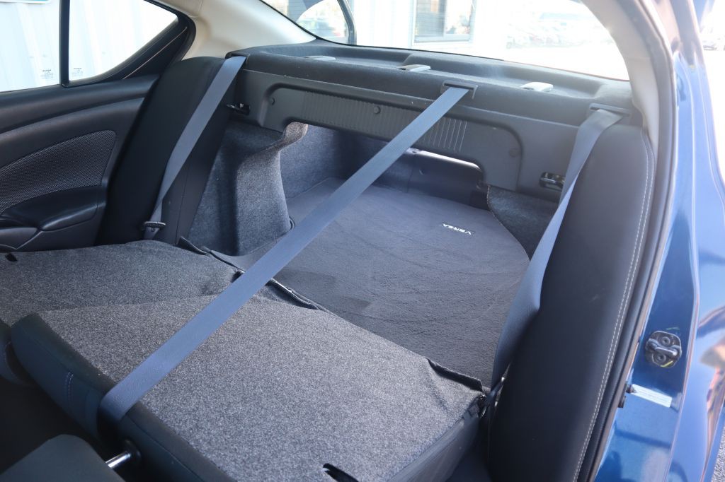 2019 Nissan Versa Image 35
