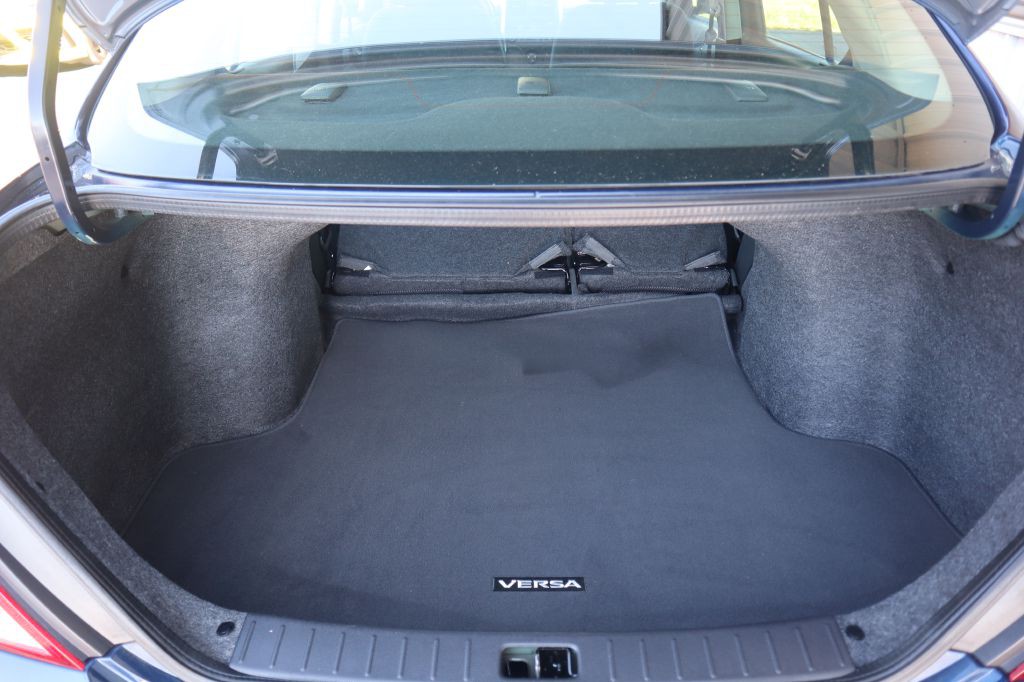 2019 Nissan Versa Image 36