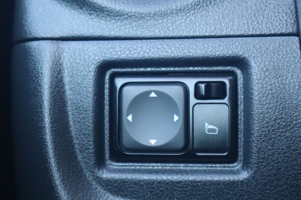 2019 Nissan Versa Image 43
