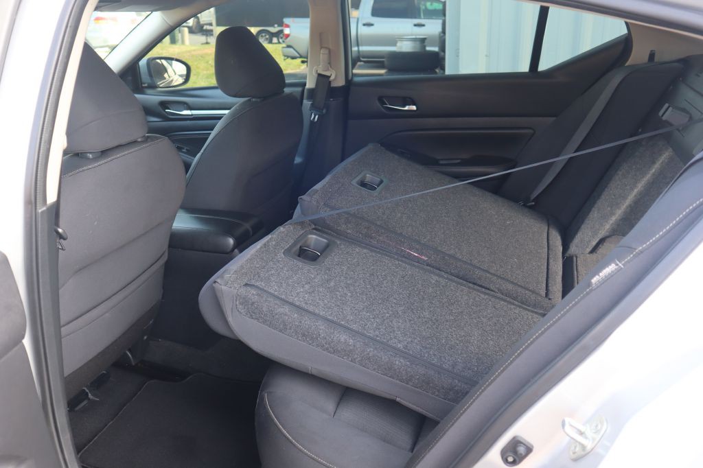 2019 Nissan Altima Image 46