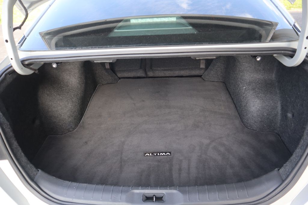 2019 Nissan Altima Image 48