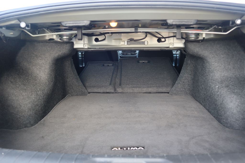 2019 Nissan Altima Image 49