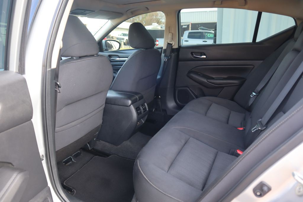 2019 Nissan Altima Image 50