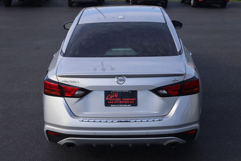 2019 Nissan Altima Image 8