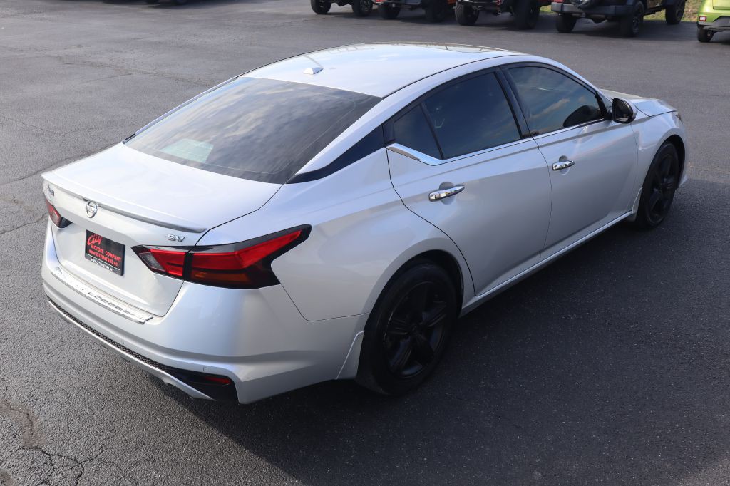 2019 Nissan Altima Image 16