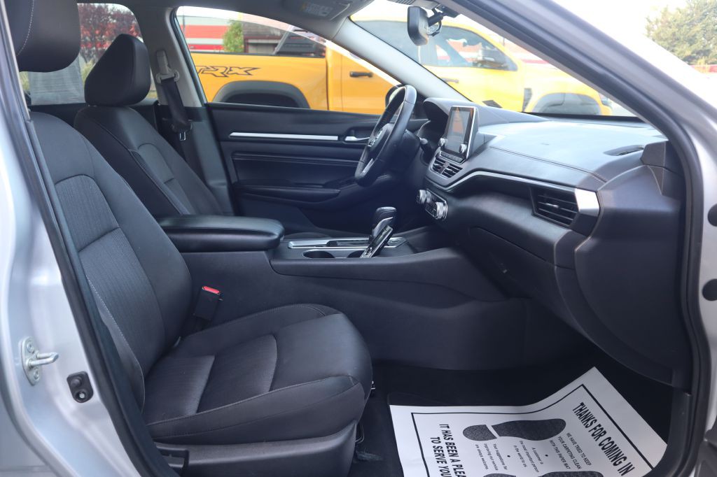 2019 Nissan Altima Image 38