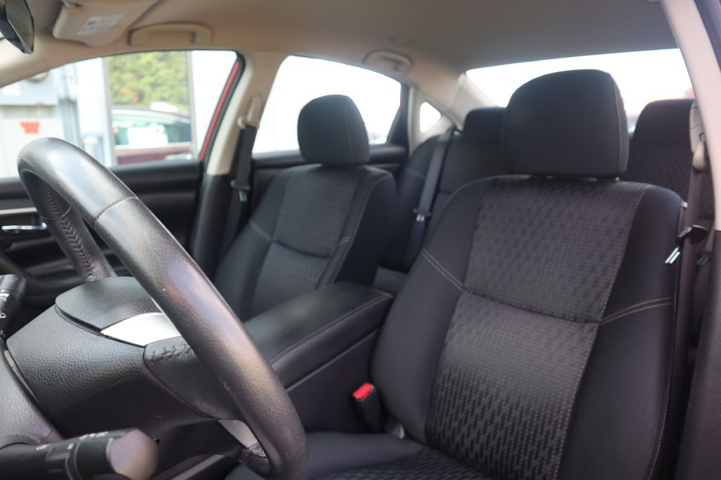 2016 Nissan Altima Image 46
