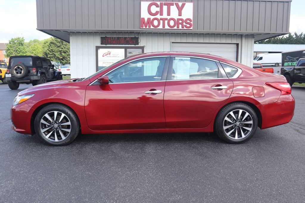 2016 Nissan Altima Image 9