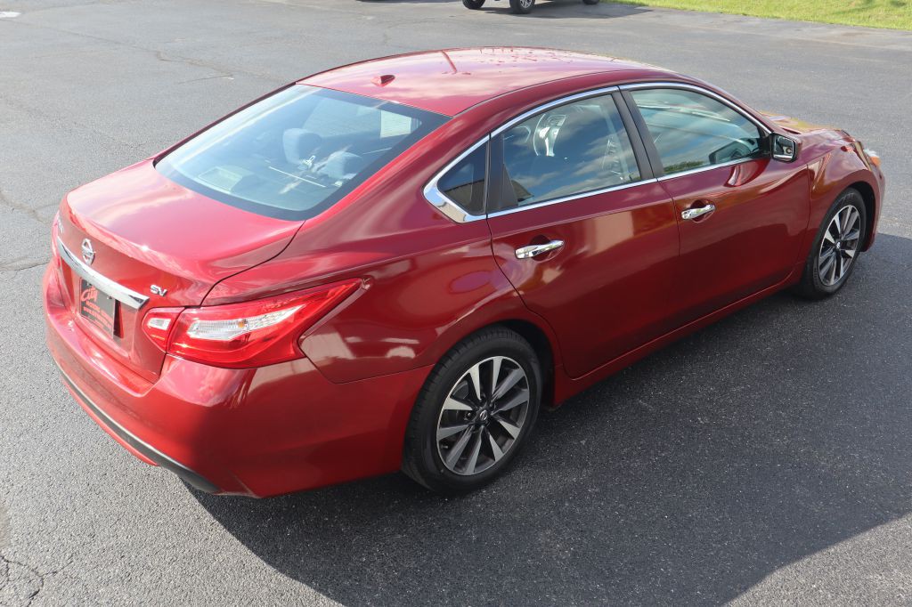 2016 Nissan Altima Image 12