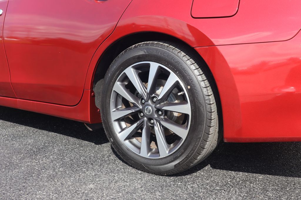 2016 Nissan Altima Image 22