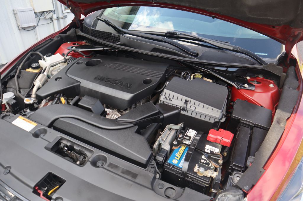 2016 Nissan Altima Image 28