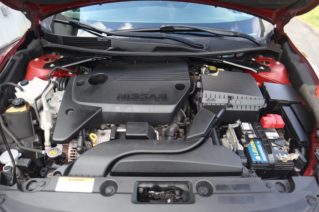 2016 Nissan Altima Image 30