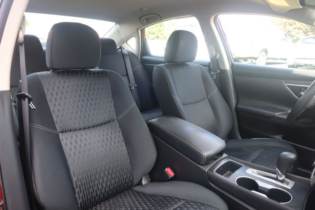 2016 Nissan Altima Image 34