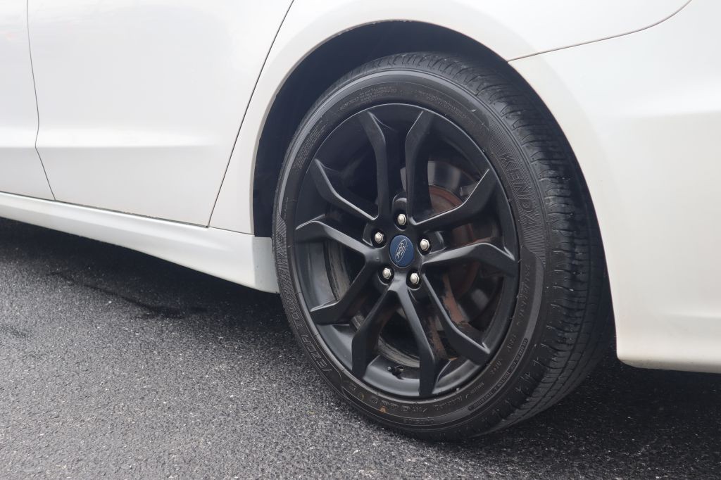 2019 Ford Fusion Image 24