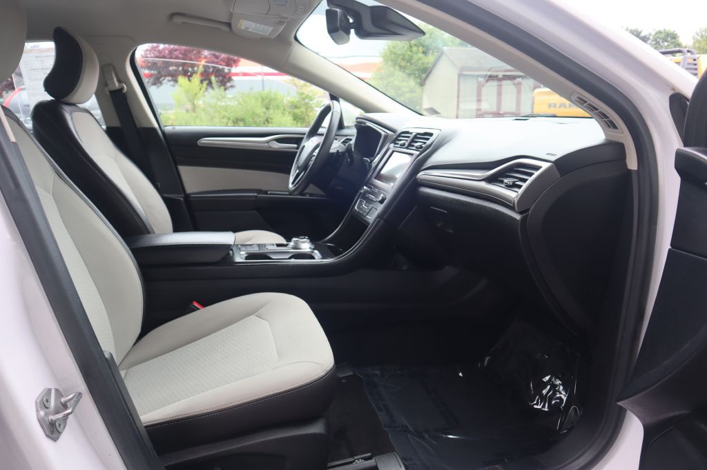 2019 Ford Fusion Image 34