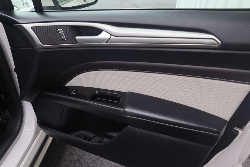 2019 Ford Fusion Image 36