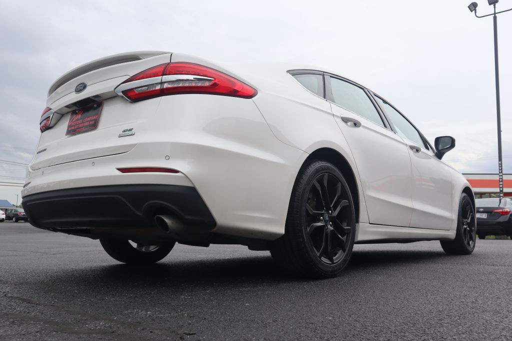 2019 Ford Fusion Image 17
