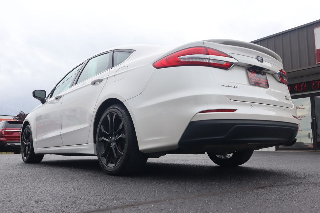 2019 Ford Fusion Image 18