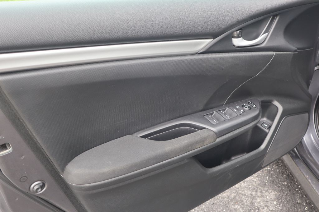 2019 Honda Civic Image 42