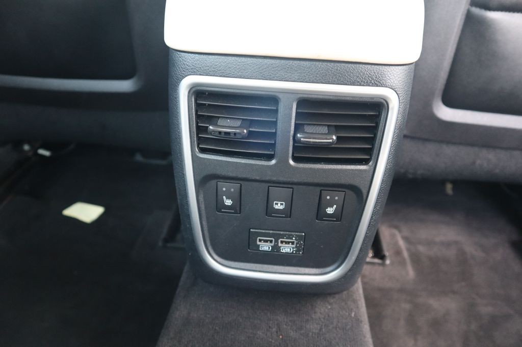 2015 Chrysler 300 Image 44