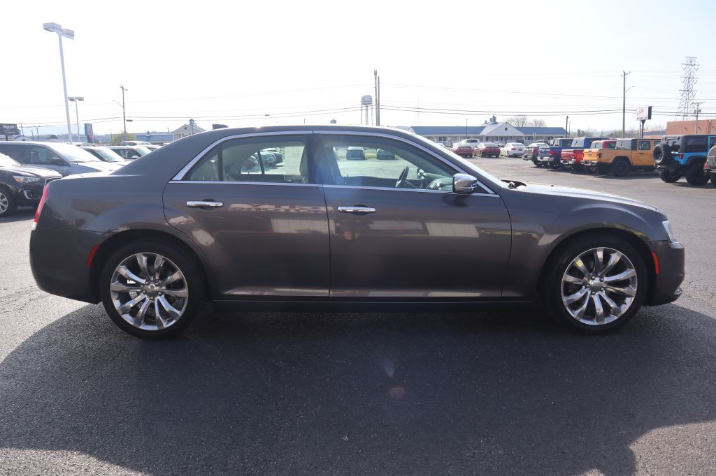 2015 Chrysler 300 Image 5
