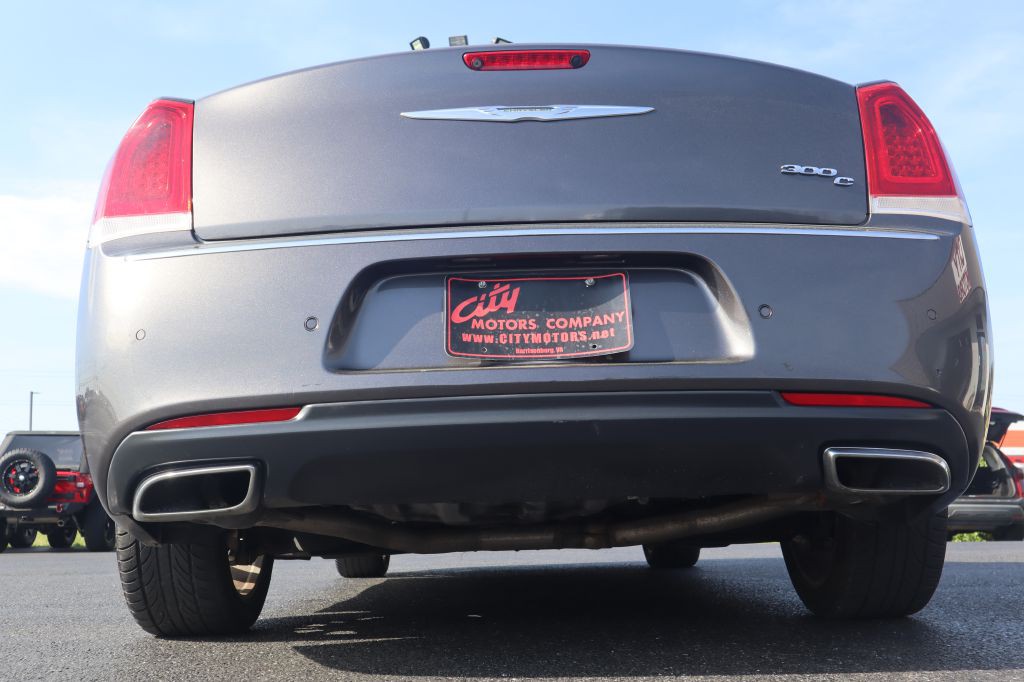2015 Chrysler 300 Image 7