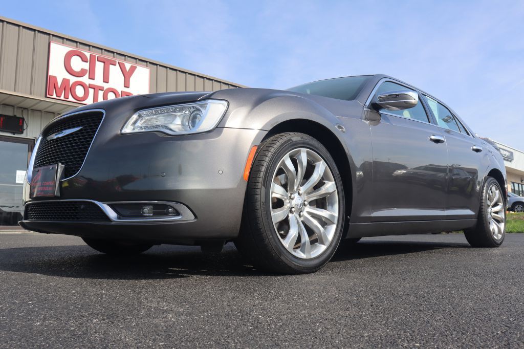 2015 Chrysler 300 Image 14