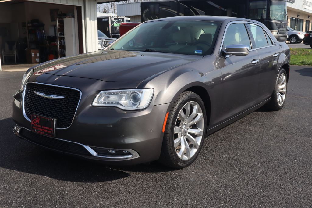2015 Chrysler 300 Image 19