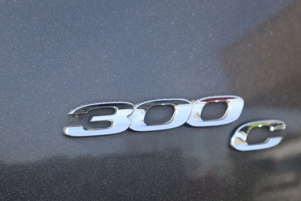 2015 Chrysler 300 Image 29