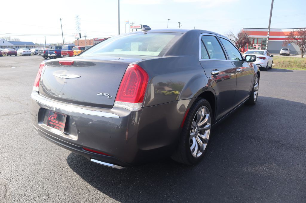 2015 Chrysler 300 Image 31
