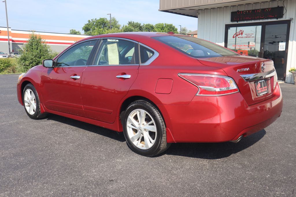 2015 Nissan Altima Image 9
