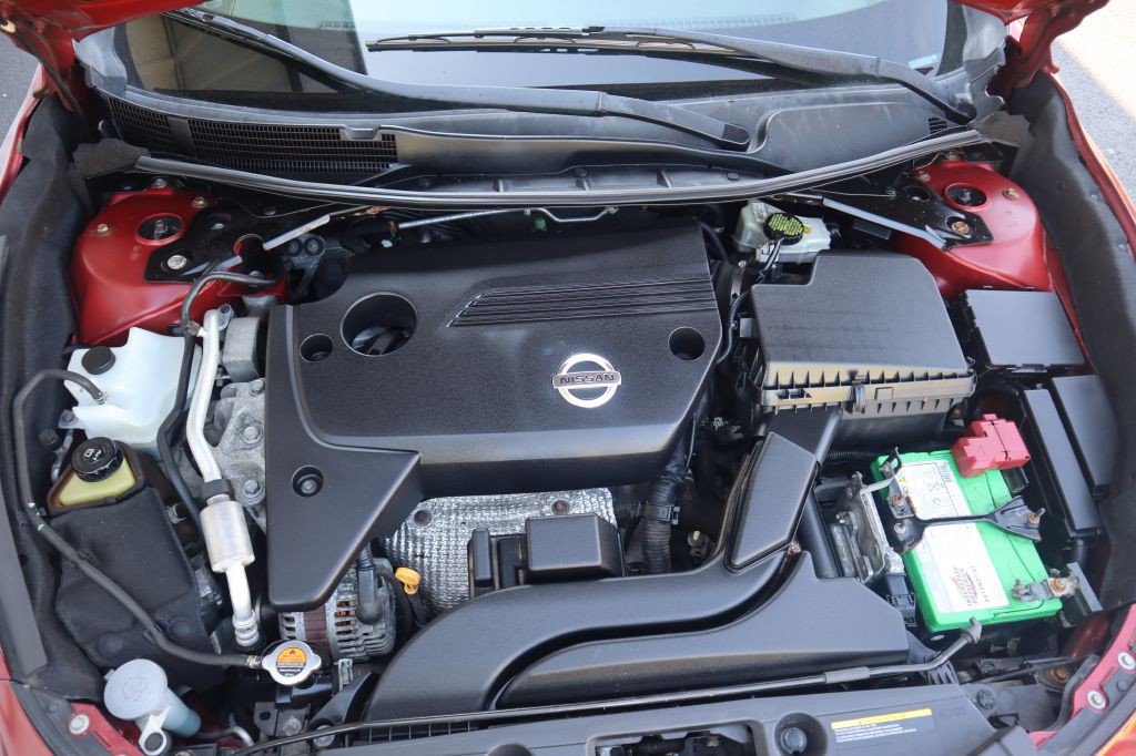 2015 Nissan Altima Image 28