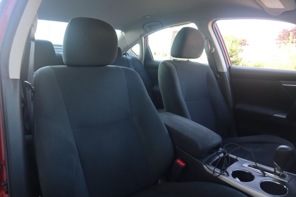 2015 Nissan Altima Image 30
