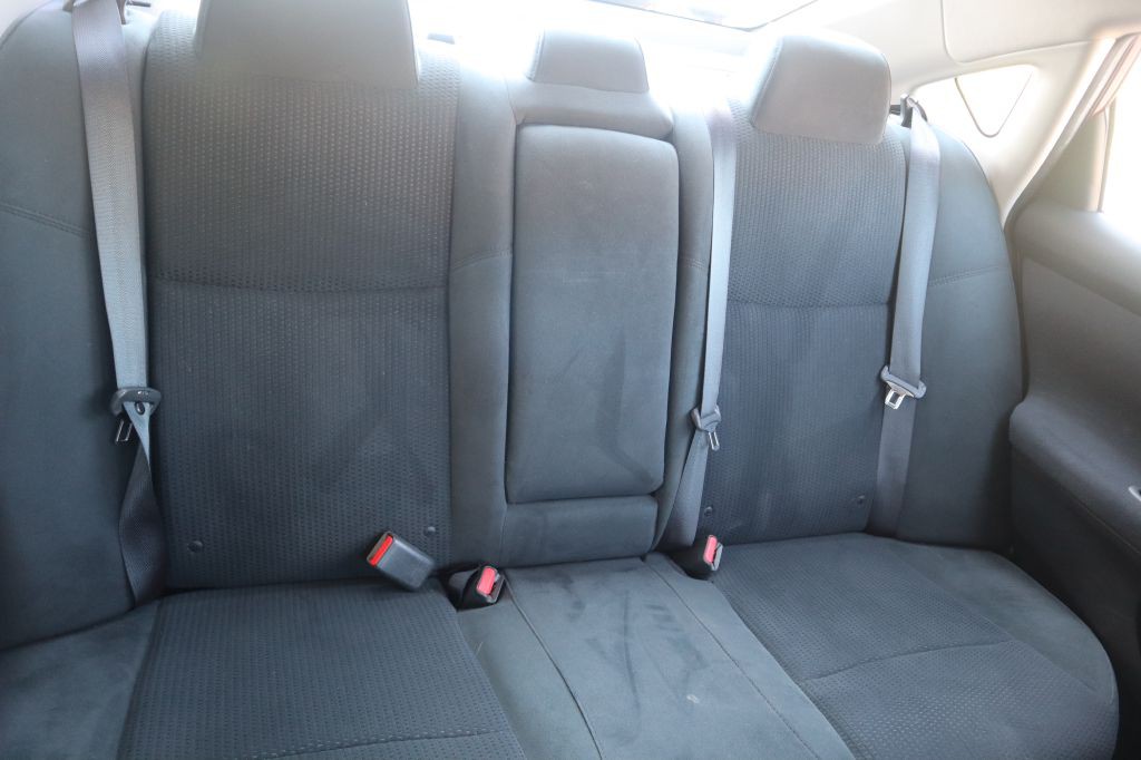 2015 Nissan Altima Image 36