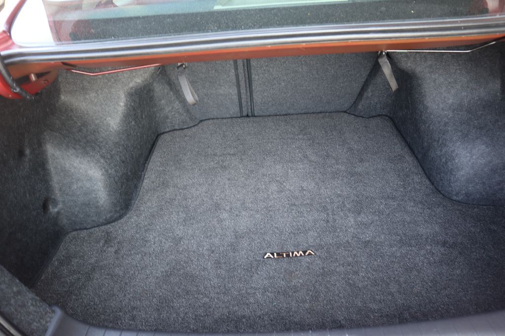 2015 Nissan Altima Image 38