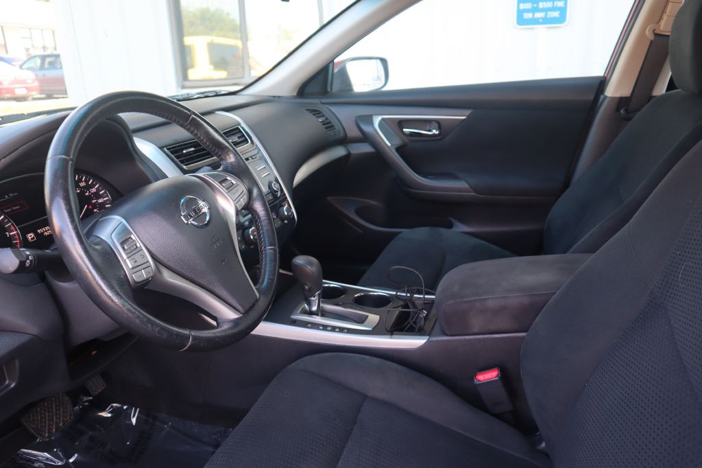 2015 Nissan Altima Image 45