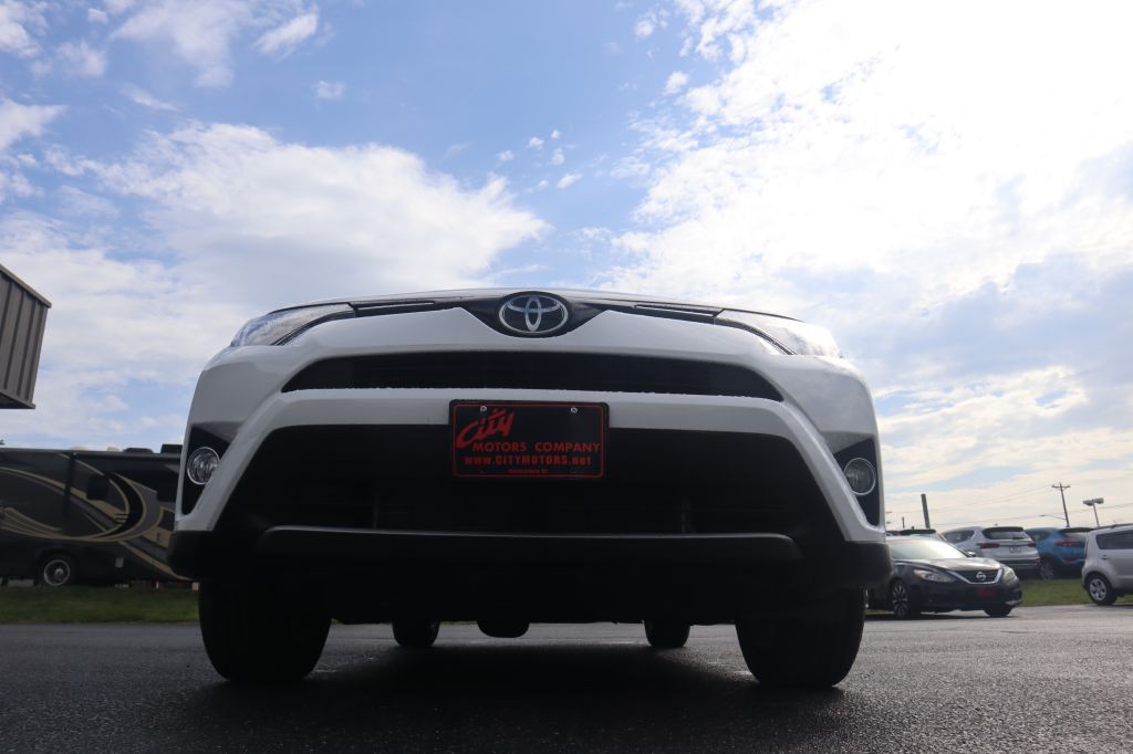 2017 Toyota Rav4 Image 3