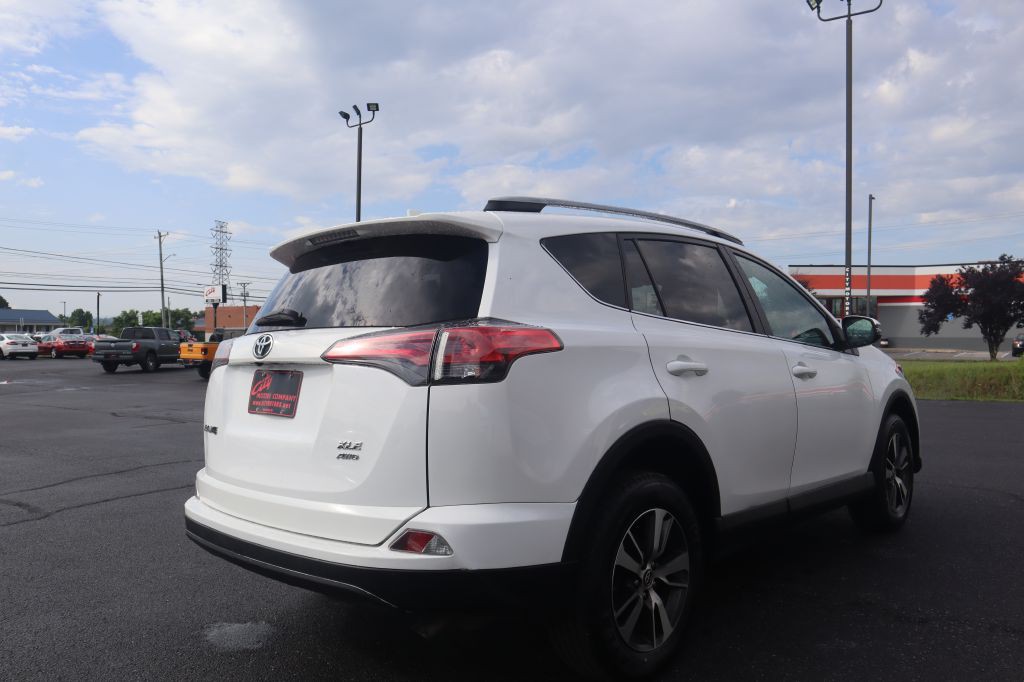 2017 Toyota Rav4 Image 6