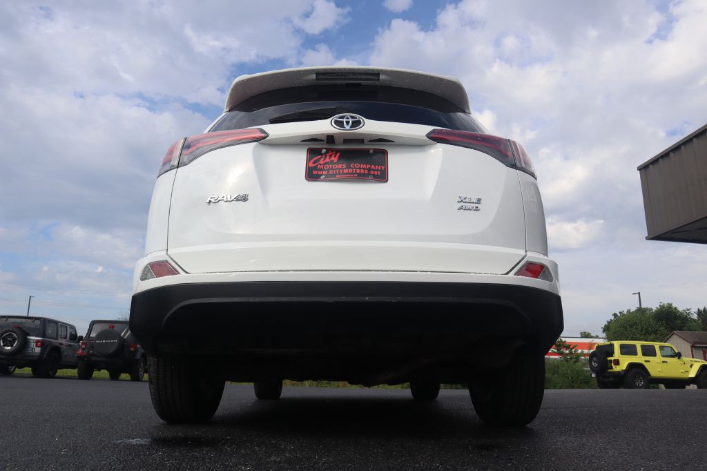 2017 Toyota Rav4 Image 8