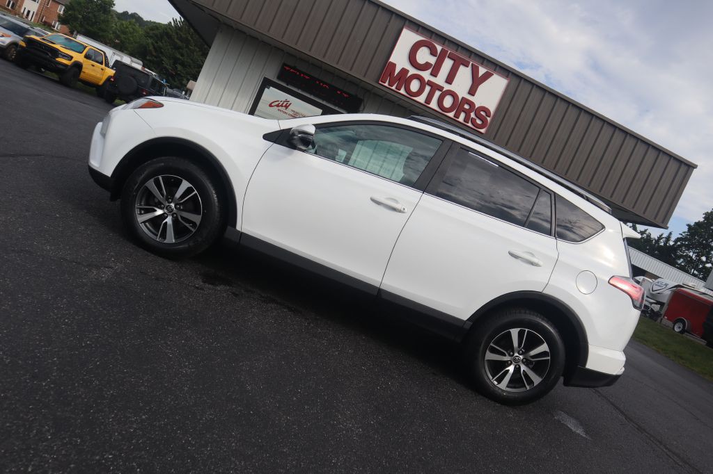 2017 Toyota Rav4 Image 11
