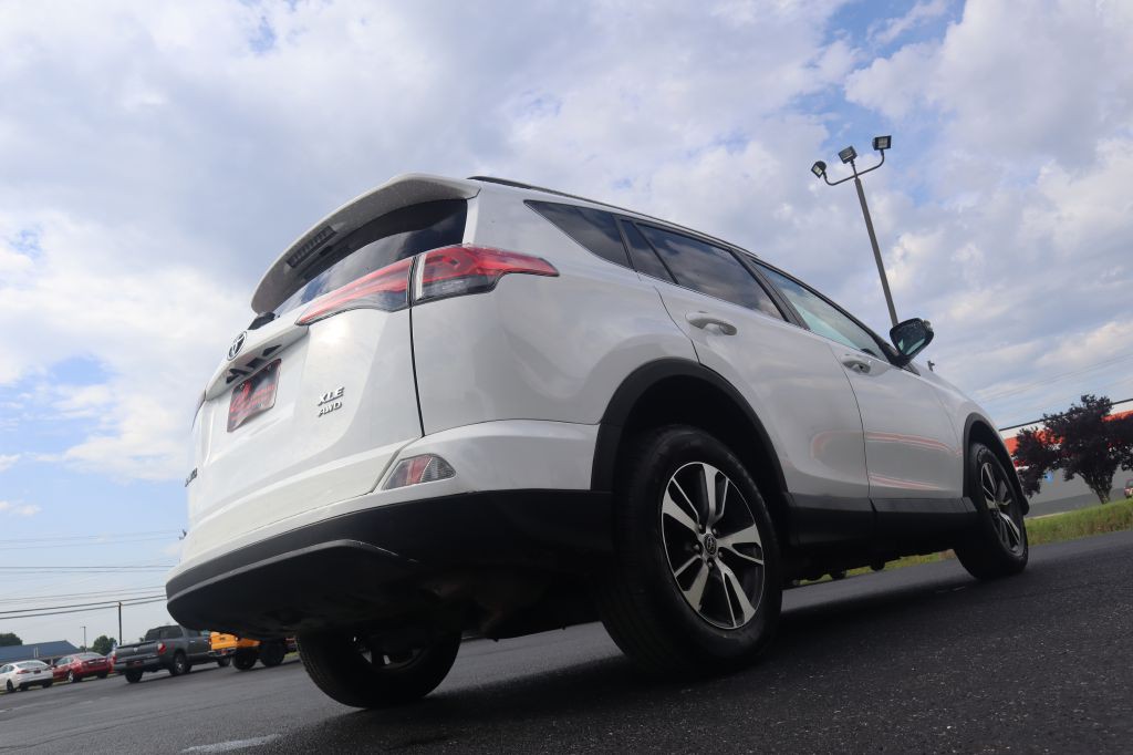 2017 Toyota Rav4 Image 14