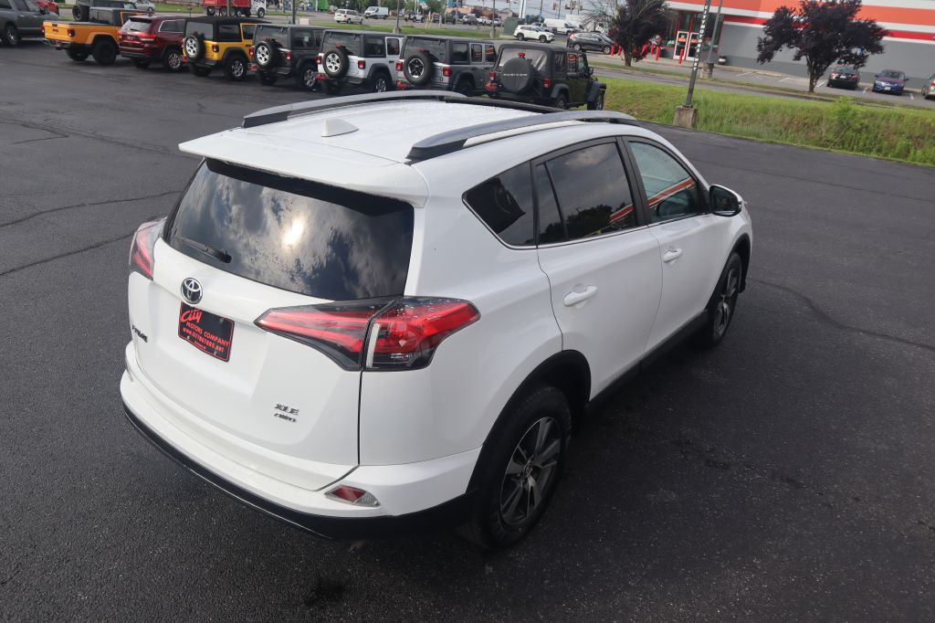 2017 Toyota Rav4 Image 17