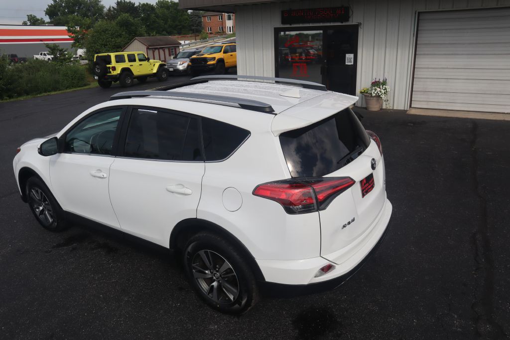 2017 Toyota Rav4 Image 18
